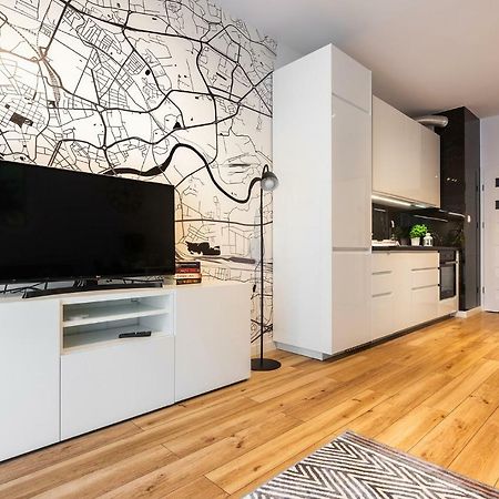 Novum Apartment With Parking クラクフ エクステリア 写真