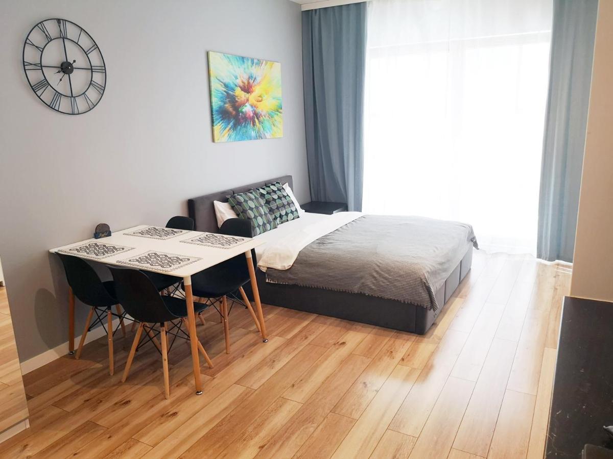 Novum Apartment With Parking クラクフ エクステリア 写真