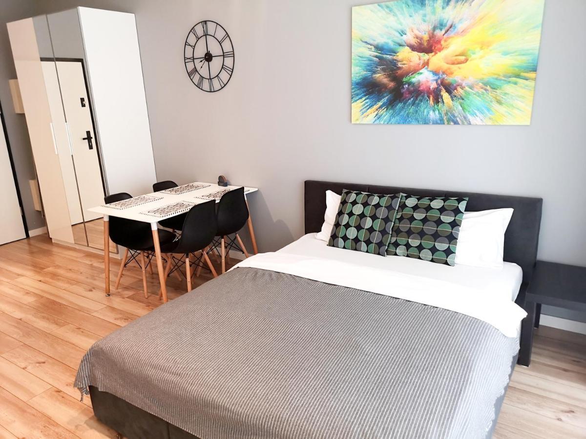 Novum Apartment With Parking クラクフ エクステリア 写真