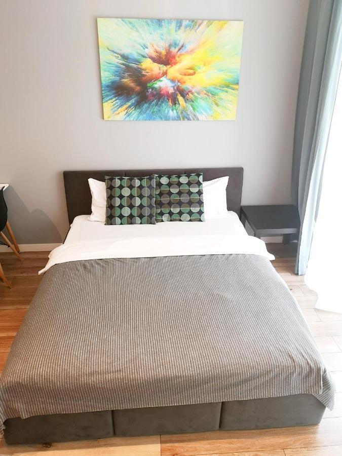 Novum Apartment With Parking クラクフ エクステリア 写真