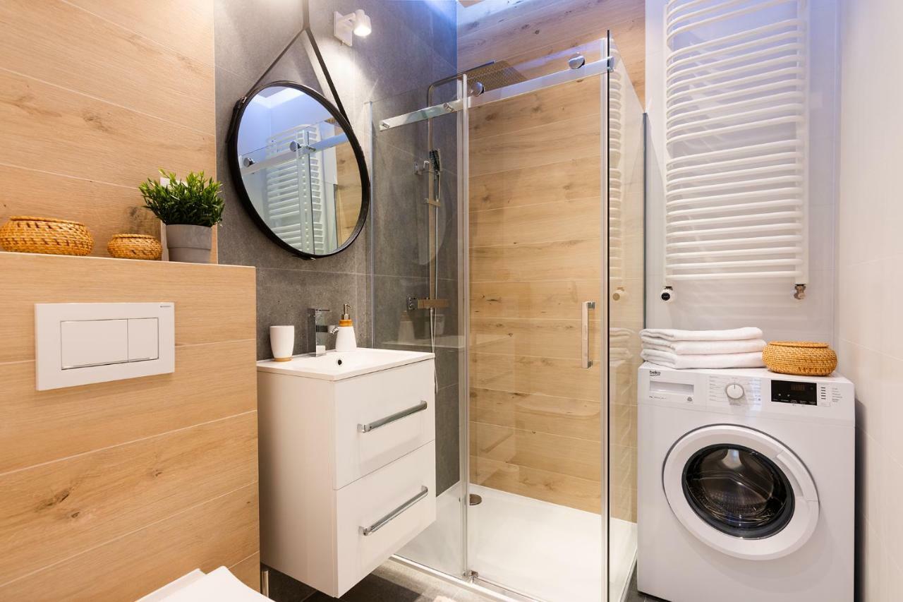 Novum Apartment With Parking クラクフ エクステリア 写真